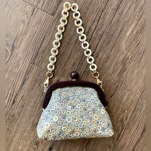 Handmade Genuine Leather Relief Button Pattern Push-lock Clutch/Crossbody